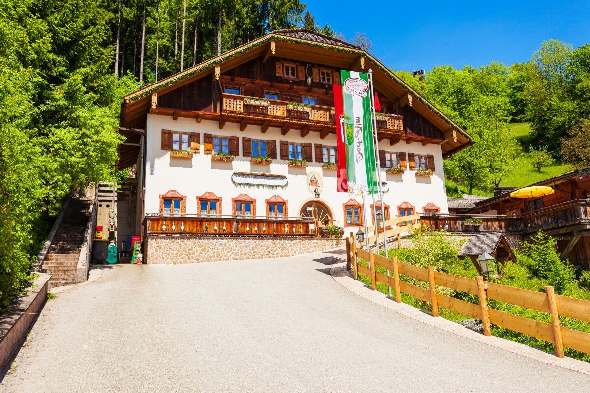 Cultural Insights and Historical Context - Puppenmuseum, Salzkammergut, Austria