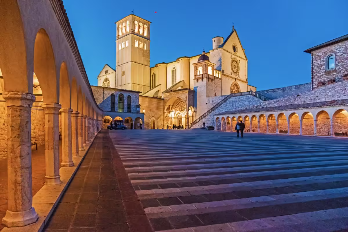 Slow Travel Umbria at night